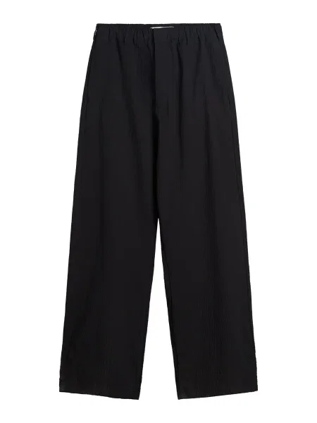 Bershka Hlače črna