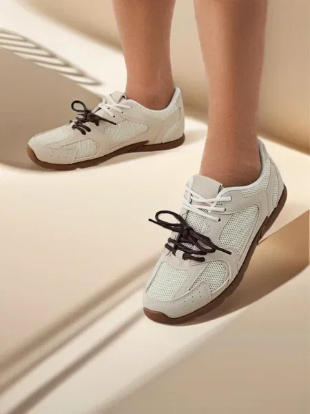 Sneakerși Resti alb