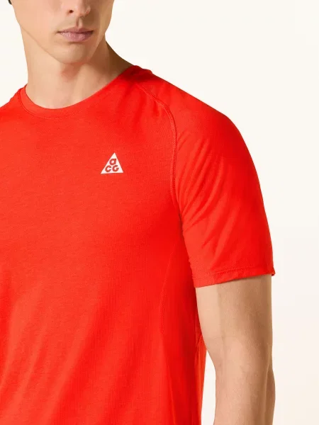 Nike Funkční Tričko Acg Solar Chase červená