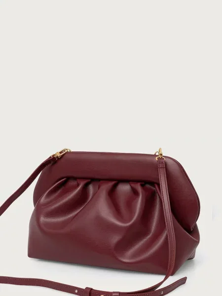 Torebka crossbody Themoirè skórzana czerwona