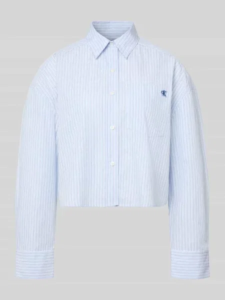 Bluzka krótka z kieszenią na piersi i wyhaftowanym logo Calvin Klein Jeans biała