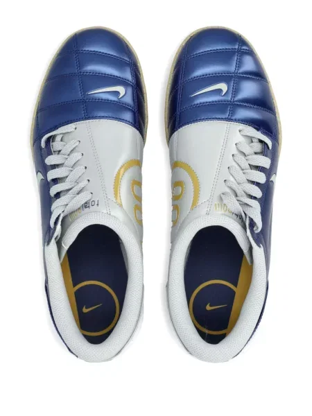 Sweter Nike zamszowy plisowany z nadrukiem brązowy