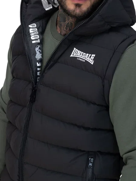 Утепленный жилет Lonsdale черный