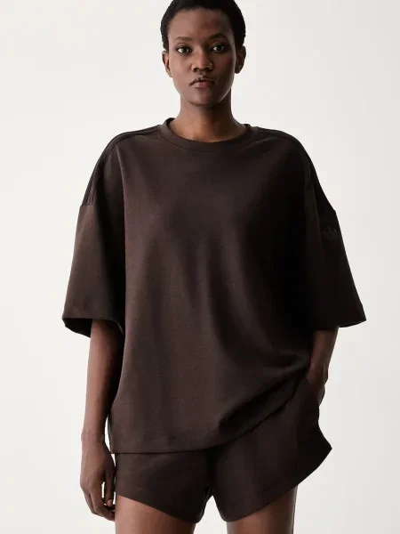 Adidas Originals oversize tričko s lyocellem hnědé