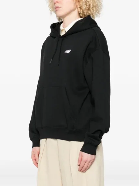 Tricou New Balance cu broderie cu decolteu rotund negru