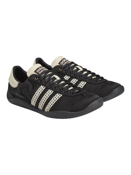 Satynowe sneakersy Adidas czarne