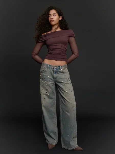 Bershka Jeansy Boyfriend Z Niskim Stanem I Ćwiekami Kobieta 36 Wyblakły niebieski