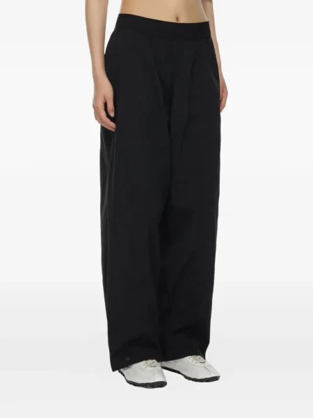 Pantaloni Studio Nicholson conici negru
