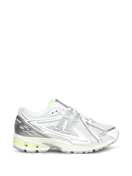 Тениска New Balance бродирана бяло