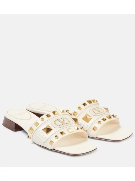 Sandale Valentino Garavani din piele cu tepi alb
