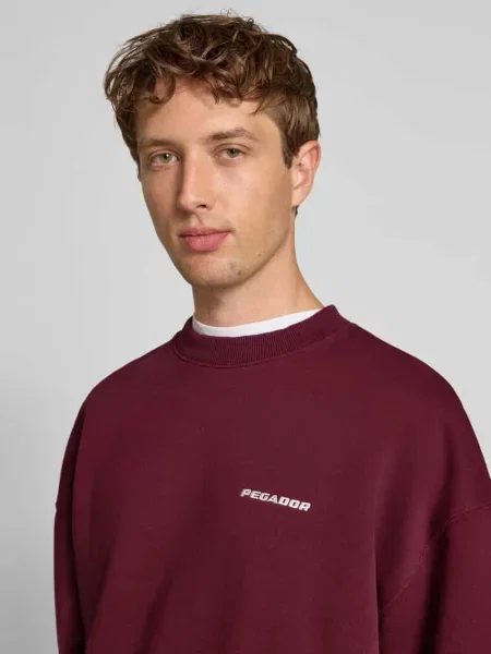 Bluza o kroju oversized z wyhaftowanym logo i okrągłym dekoltem Pegador bordowa