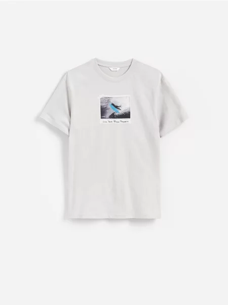 Reserved Tricou comfort fit cu imprimeu deschis gri