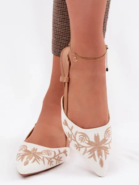 Сандали Boto бродирани бяло