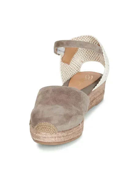 Pantofi Betty London maro