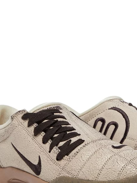 Sneakerși Nike Air Force 1 cu șireturi din dantelă cu perle alb