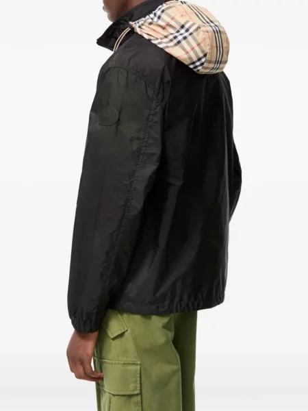 Geacă Burberry cu glugă negru