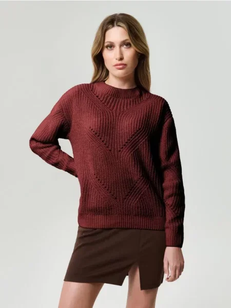 Ажурний светр бордовий