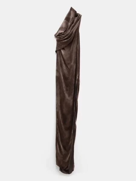 Rochie Rick Owens drapată cu un umăr gol de costum maro