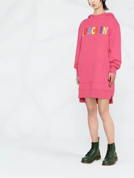 Oblekové šaty Moschino s kapucí s potiskem růžové