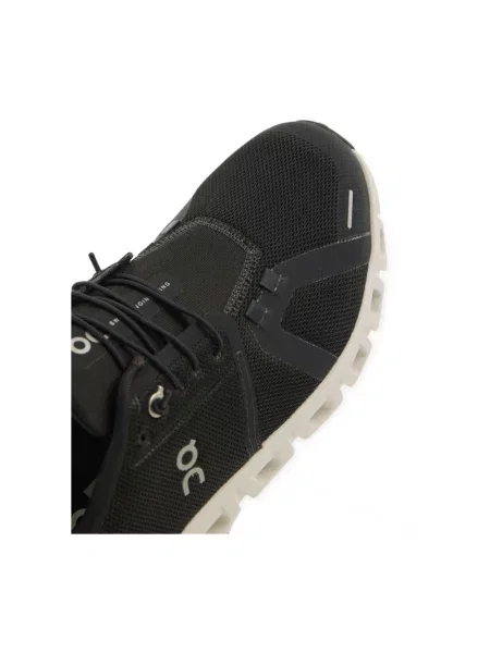 On Sneakersy Cloud 6 czarny