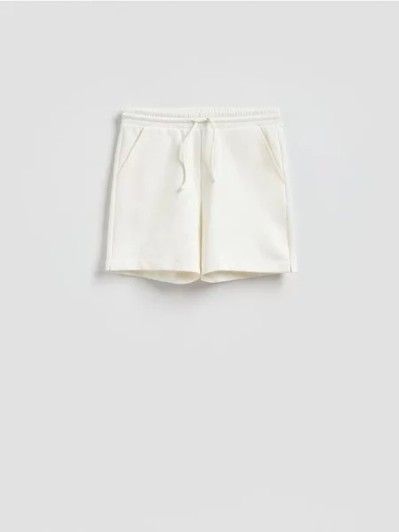Reserved Pantaloni scurți comfort fit alb