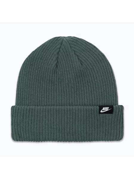 Короткая шапка Nike зеленая