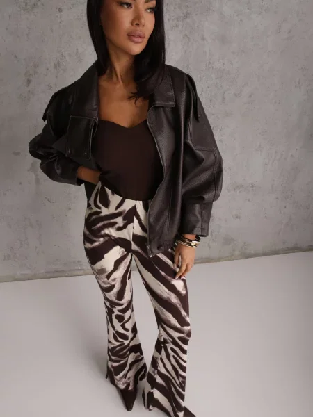 Pantaloni cu croi flare și vâscoză cu Animal print Elvinda maro