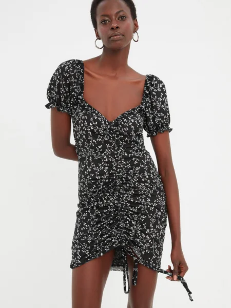 Мини рокля Trendyol с къс ръкав черно