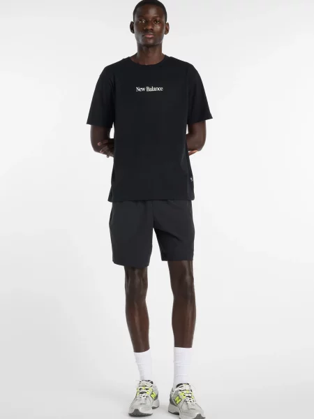 Стрейчевые шорты New Balance черные