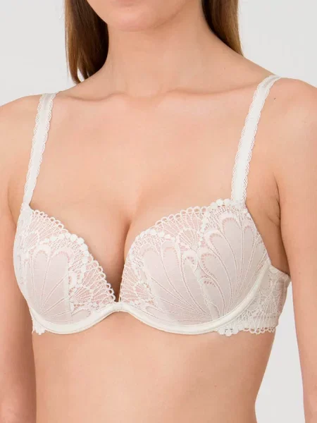 Бюстгальтер пуш-ап с кружевной чашкой чорний