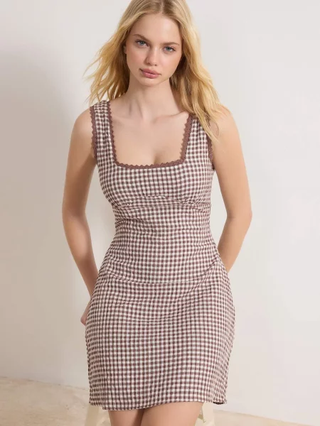 Trendyol Rochie maro alb