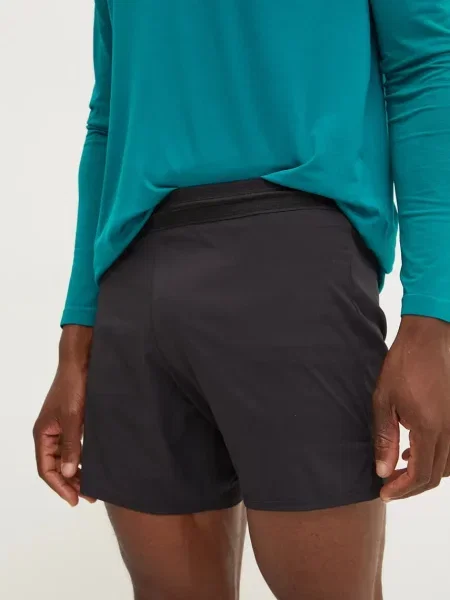 Къс панталон за бягане Compressport Performance черно