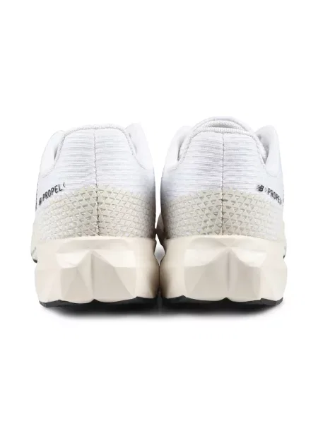 Sneakersy dziecięce New Balance FuelCell białe