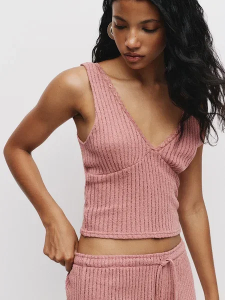 Pull&Bear Top brodat pitaya roz