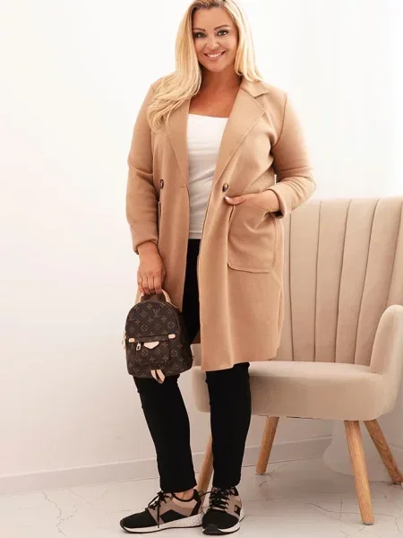 Kesi Włoski Dámsky elegantný kabát Plus Size s golierom a veľkými camelový čierna