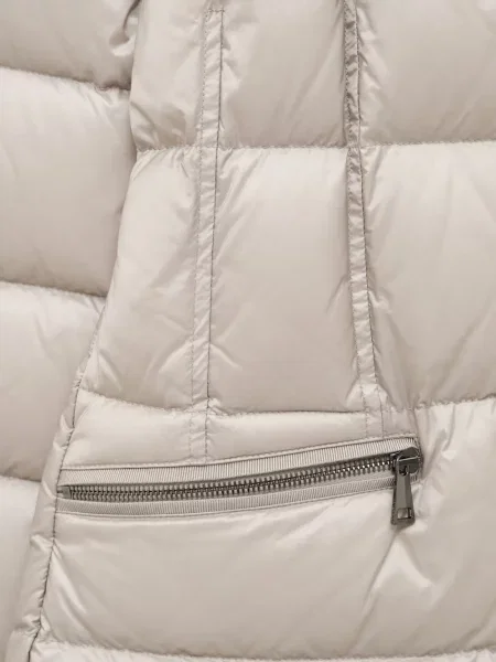 Matlasat palton de blană Moncler cu blană