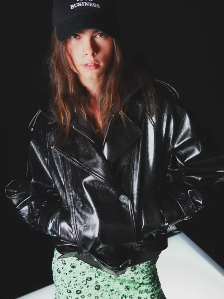 Bershka Krótki Trencz Ze Sztucznej Skóry Kobieta Xs czarny