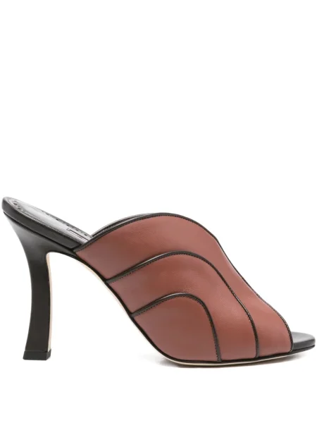 Sandale Manolo Blahnik din piele maro