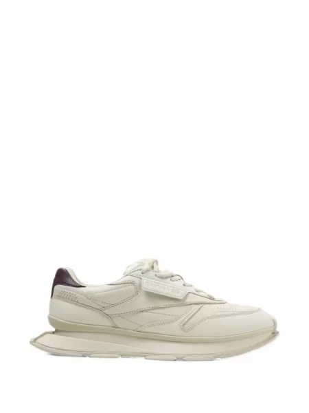 Iš natūralios odos klasikinės sportbačiai Reebok Classic Leather su nubrozdinimais