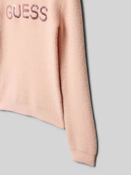 Sweter z dzianiny z aplikacją z logo Guess różowy