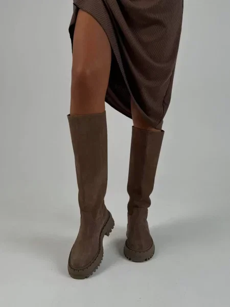 Замшевые сапоги 105.store бежевые