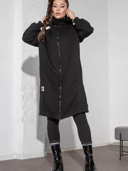 Женская куртка на чорна