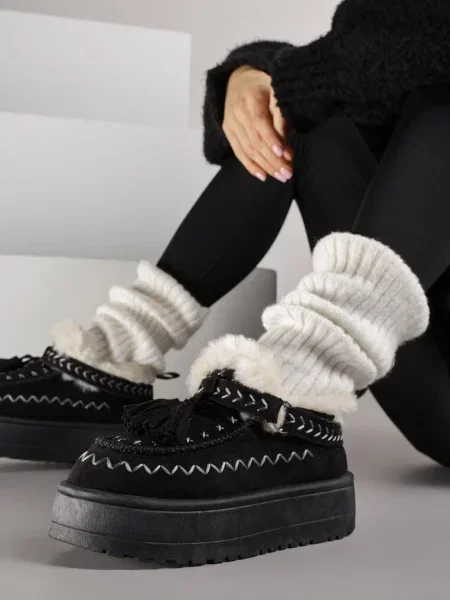 Cizme de zăpadă pe platformă decorate cu broderie și franjuri Linomis negre
