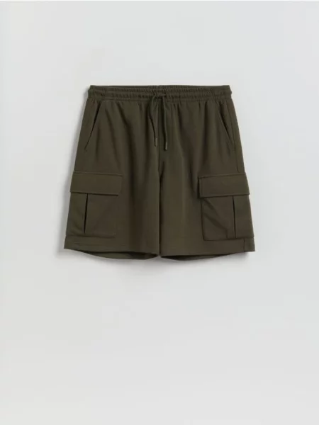 Reserved Pantaloni scurți cargo verde-oliv deschis verde