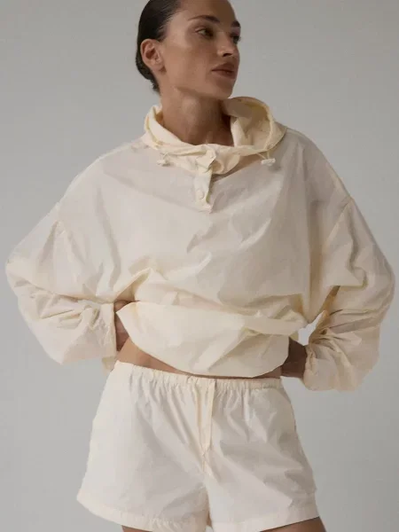 MUUV. pantaloni scurți MONOA galben