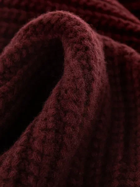 Fular Jimmy Choo cu franjuri roșu