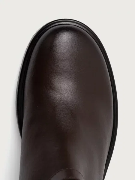 Tommy Hilfiger ботуши под коляното дамски от кожа TH STUD LEATHER KNEE кафяво