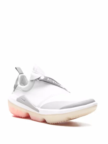 Маратонки Nike бяло