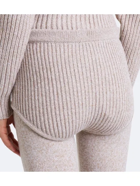 Pantaloni scurți Magda Butrym de lână bej