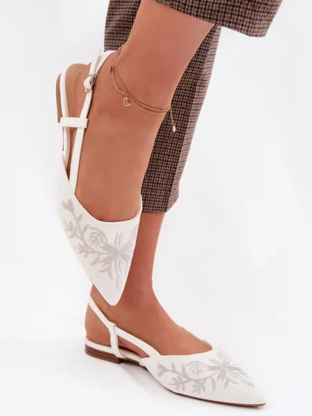 Сандали Boto бродирани бяло